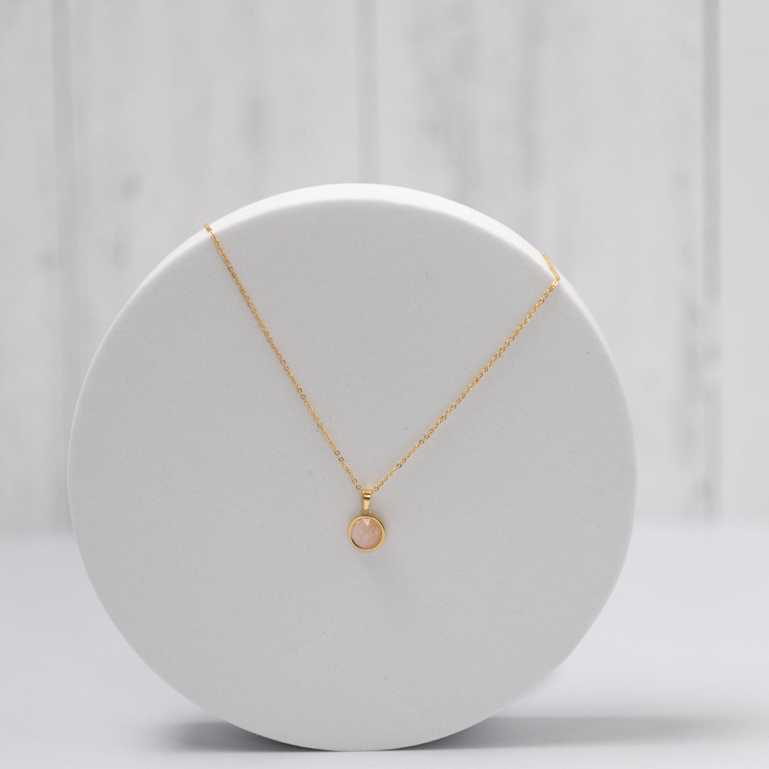 Rose Quartz Round Pendant Necklace 18K Gold Plated - Alicia GonzalezNecklaces