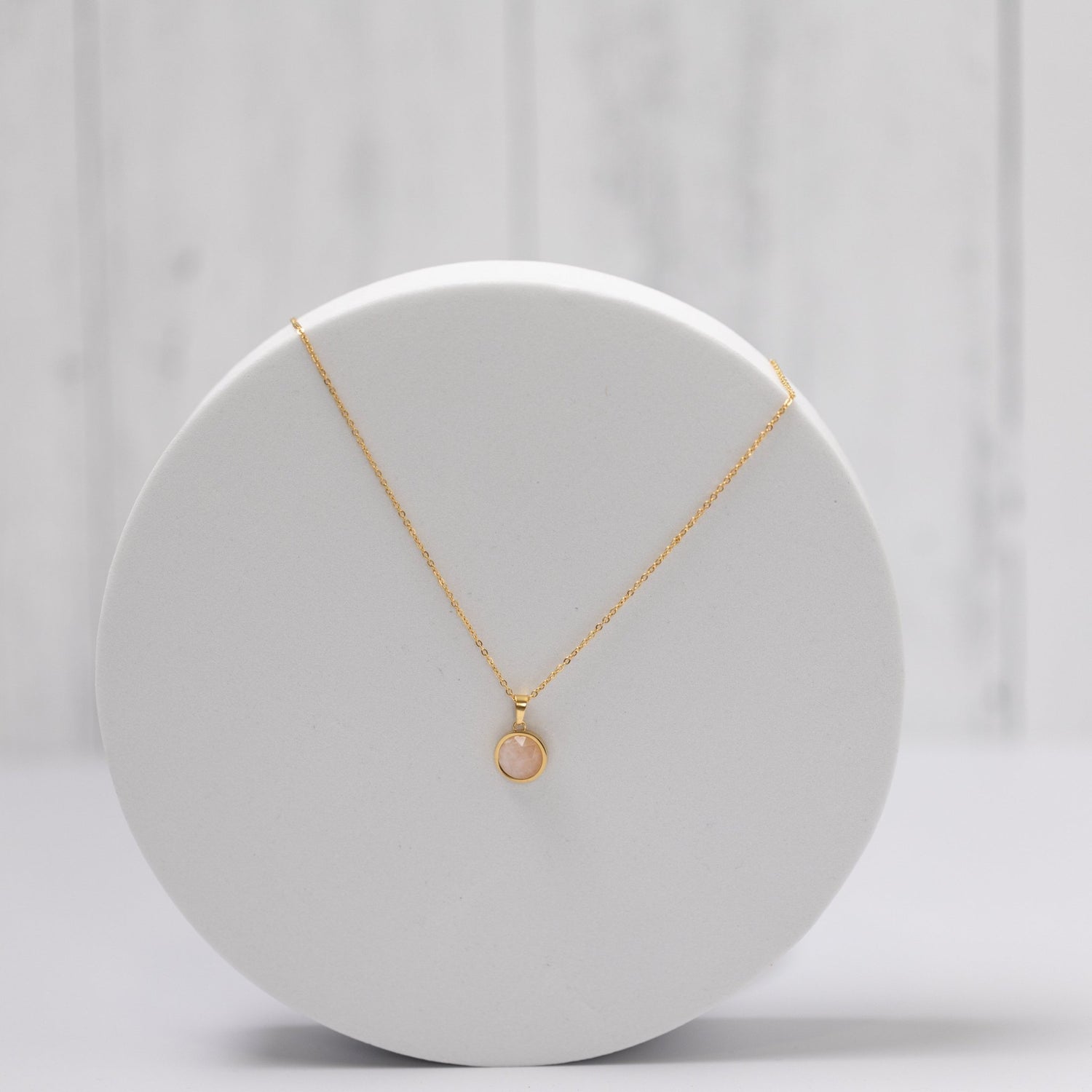 Rose Quartz Round Pendant Necklace 18K Gold Plated - Alicia GonzalezNecklaces